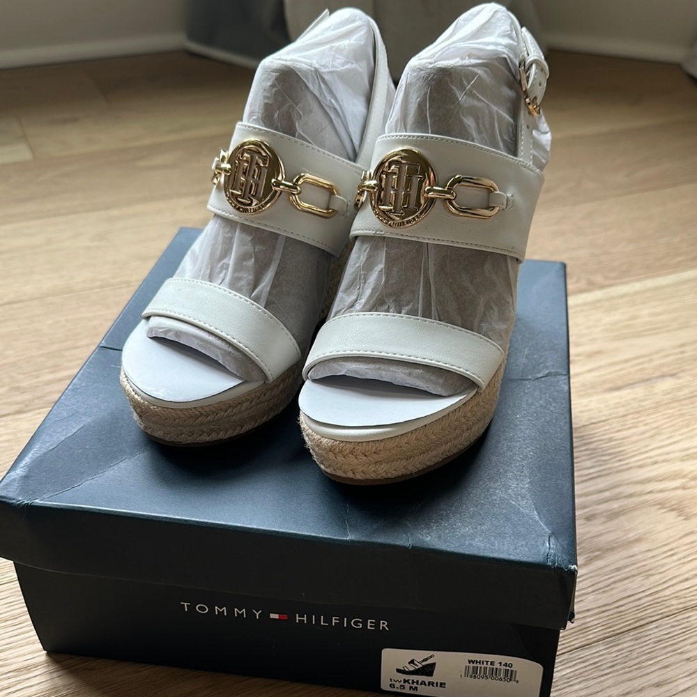Tommy Hilfiger Women's Cream Espadrille Wedges NWT